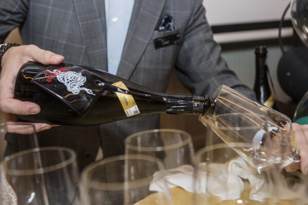 THARSYS X BRUT NATURE GRAN RESERVA 2019 - Imagen 3